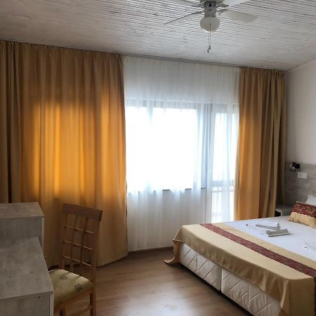 Guest Rooms Southern Nights Varvara  Esterno foto