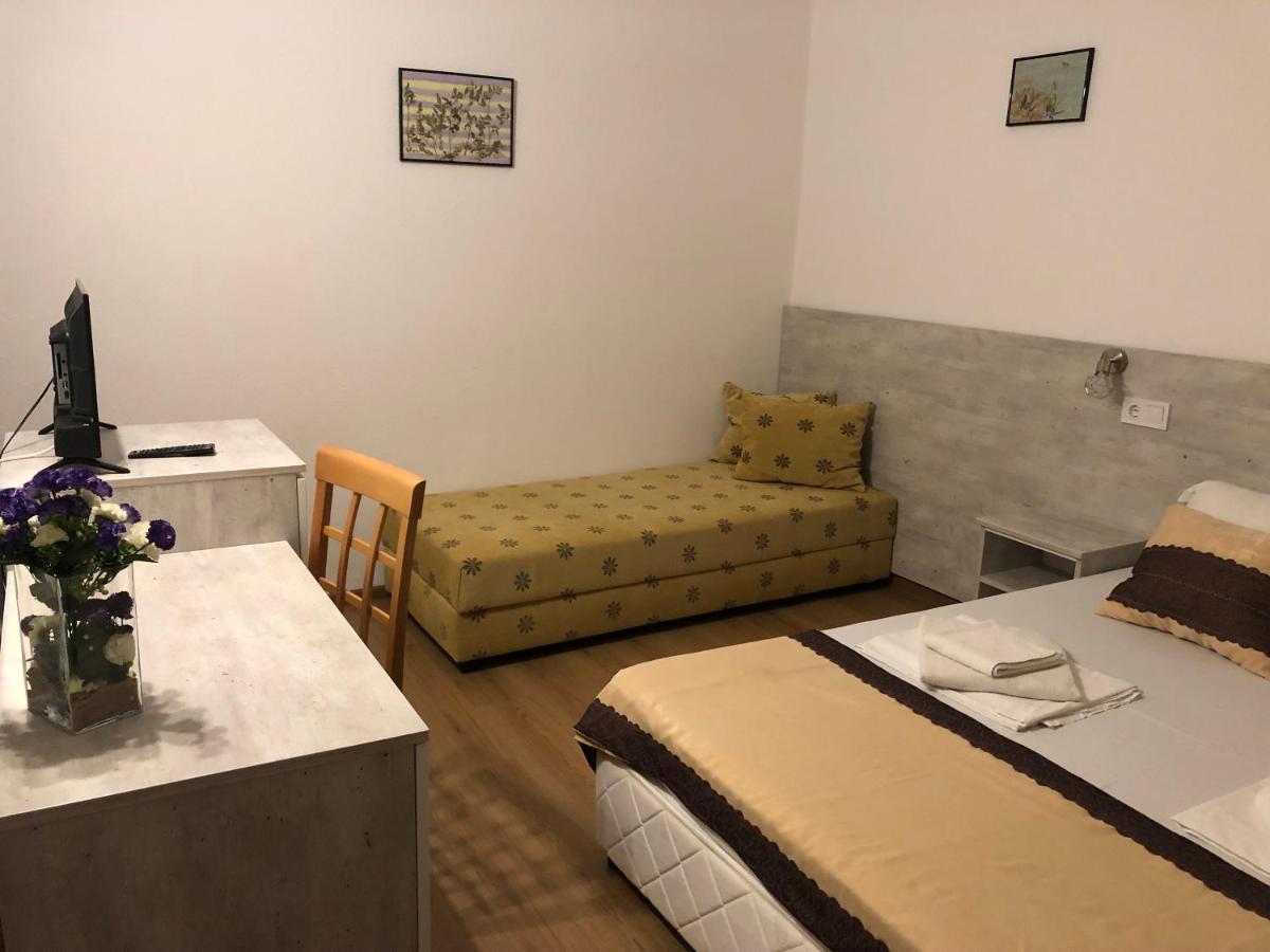 Guest Rooms Southern Nights Varvara  Esterno foto